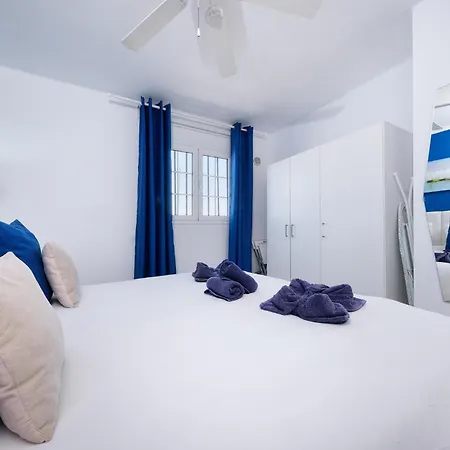 Vakantiehuis La Vela Azul - Pool & Tennis - Free Ac & Good Wifi - By Lanzarote Puerto del Carmen (Lanzarote)